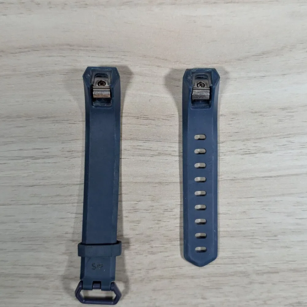 Fitbit Alta HR with Replacement Band Pack Silicone Bands Multi Color untested